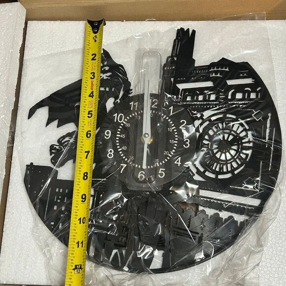 Batman Vinyl Light Up Wall Clock - Picture 6 of 6